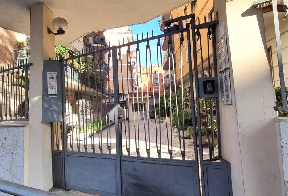 Caffarella Garden And Park Apartment Rome Bagian luar foto